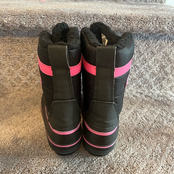 Khombu boots - size 2 - pink and black - Picture 4 of 7